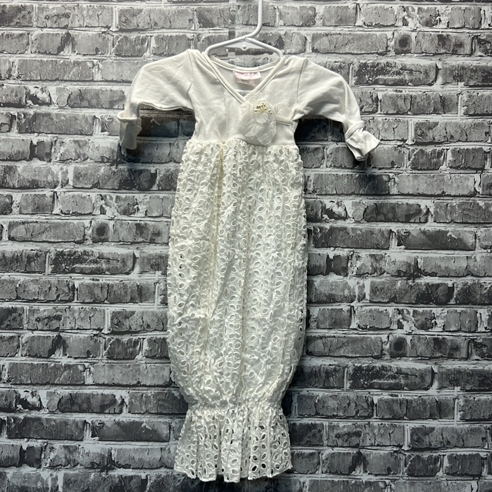 Baby girl gown‎